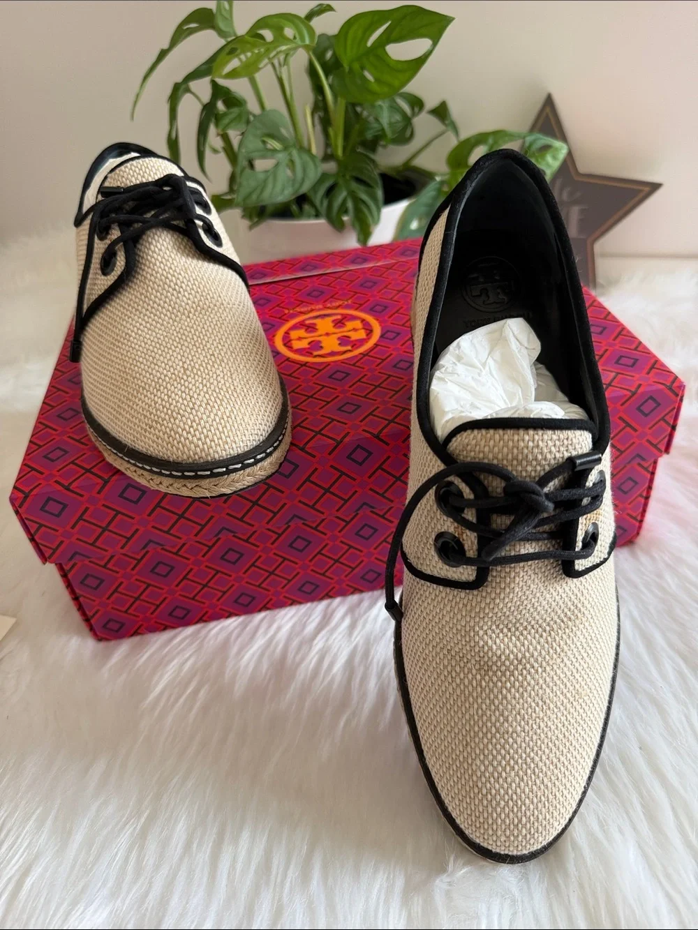 Tory Burch woven beige